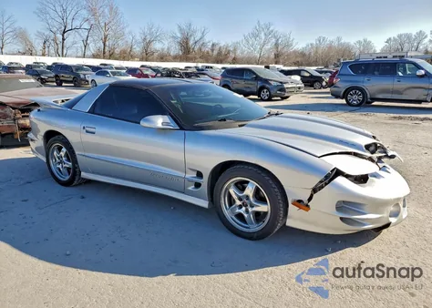 2002 Pontiac Firebird Formula z USA, uszkodzony, nr VIN 2G2FV22G022158605